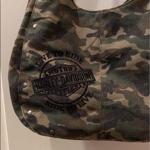 Very clean Camouflage Harley Davidson handbag